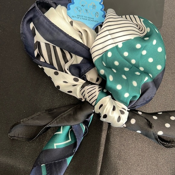 Sunday State | Black, Navy, White & Green Geometric Design Scarfs✨ - Picture 4 of 4